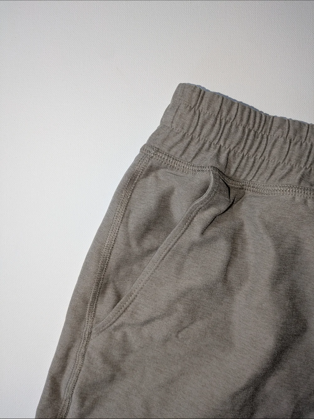 Beyond Yoga Relaxed Elastic-Waist Athletic Shorts — Charcoal Large - Picture 3 of 6